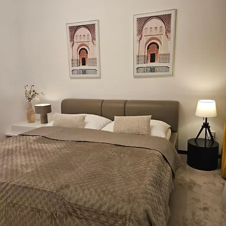 Rose Luxury & 24h Self Check-in With Private Parking