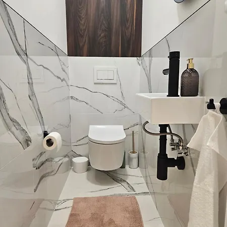 Rose Luxury Centrum & 24h Self Check-in With Private Parking דירה