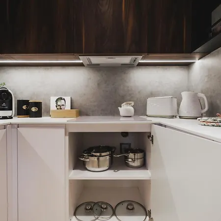 Rose Luxury & 24h Self Check-in With Private Parking *