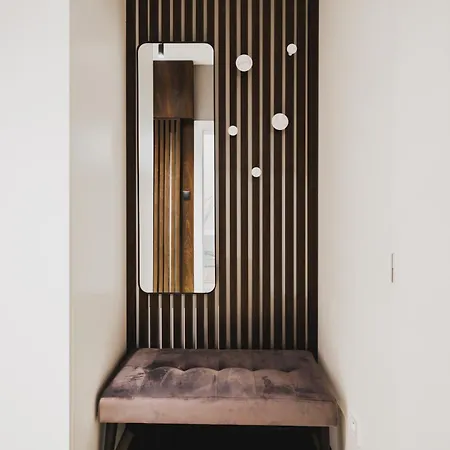 Lägenhet Rose Luxury & 24h Self Check-in With Private Parking Banská Bystrica